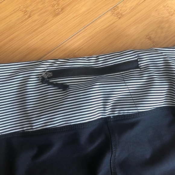 Training crop leggings - Picture 3 of 3